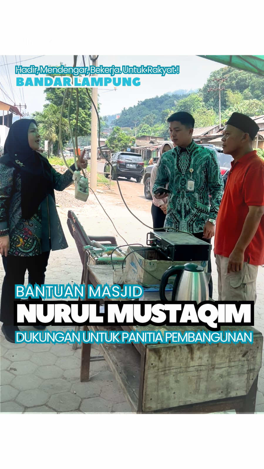 Alhamdulillah, di sela kunjungan Bunda melintas di wilayah Kecamatan Panjang, Bunda menyempatkan berhenti sejenak untuk menemui panitia pembangunan Masjid Nurul Mustaqim 🤲✨ Dalam pertemuan singkat tersebut, Bunda meminta panitia untuk segera mengajukan proposal resmi melalui Pak Camat, agar proses dukungan dari Pemkot dapat diproses dengan baik. Semoga pembangunan masjid ini berjalan lancar dan membawa keberkahan bagi warga sekitar 💚 #BundaEva #EvaDwiana #WalikotaBandarLampung #KecamatanPanjang #fyp 