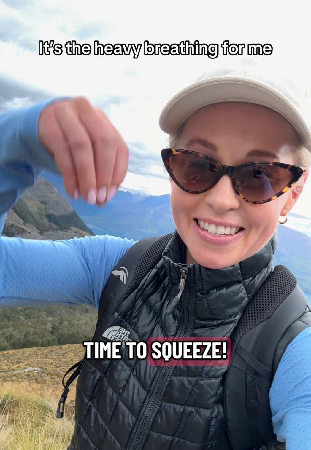 Short and sweet because I can’t breathe 😮‍💨 If you’re new here, here’s how to squeeze your pelvic floor: To squeeze: contract the muscles around the vagina and the anus like you are holding wind and wee. To let go: relax the pelvic floor muscles and your abdominal muscles. Disclaimer: these exercises are not suitable for everyone. See a women’s health physio for an individualised program tailored to your needs 🩷 #pelvicfloordysfunction #pelvicfloorexercises #kegel #pelvichealth #womenshealth