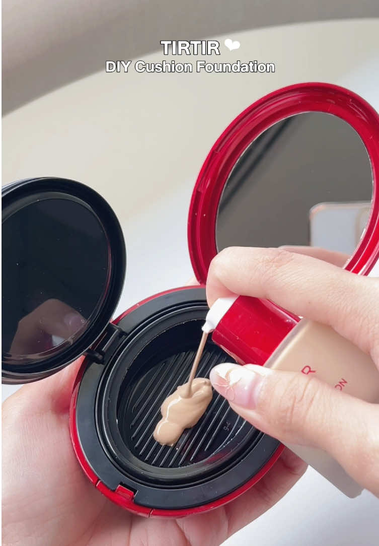 ไหนใครคุชชั่นใกล้หมดแล้วบ้าง?  คุชชั่นหมดอย่าเพิ่งทิ้งนะ! ชวนทุกคนมา DIY ทำคุชชั่นกับรองพื้นในดวงใจได้ง่ายๆ~ ✨EXCLUSIVE ONLY AT EVEANDBOY✨ ❣️TIRTIR Mask Fit Red Foundation รองพื้น 30 เฉดสี สูตรบางเบา เกลี่ยง่าย ให้การปกปิดได้ดี กลมกลืนเป็นธรรมชาติ ติดทนนานตลอดทั้งวัน ❣️TIRTIR Mask Fit Red Cushion คุชชั่นตัวดังในญี่ปุ่น ให้ความติดทนนานถึง 72 ชม. ควบคุมความมันนาน 24 ชม. ให้ผิวสวยเนียนกริบ ไม่หนา แต่ปกปิดดี #EVEANDBOY #ebpromotion #ebtirtir #tirtironlyateveandboy #อีฟป้ายยา