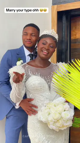 Not the bride acting all innocent like she didn’t start it😂😂😂#wedding #viral@The_Olanrewajus 