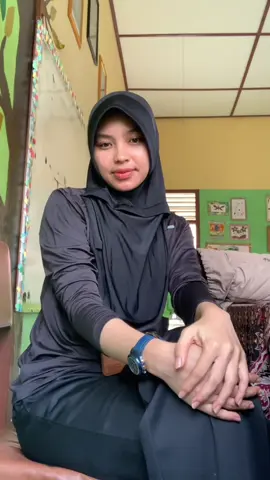 Hijab yang selalu aku gunakan kalo lagi ngajar lapangann #jilbabsarung #cantik #foryou 