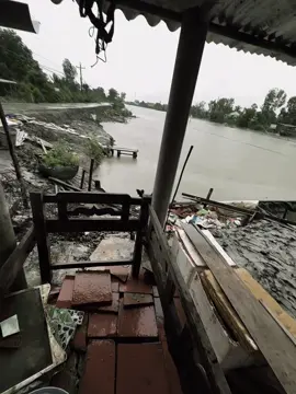 “令人难过的是: 两个人之间唯一剩下的......就是距离。” 