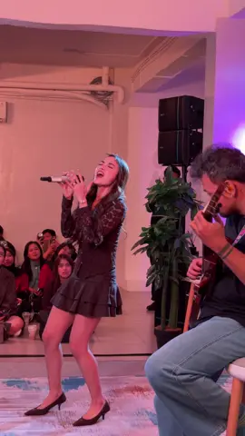 @Mahalini Raharja Mahalini akhirnya comeback setelah hiatus! Album barunya, COMA, buka lembaran baru lebih matang, lebih emosional, dan vibes-nya dalem banget. Era baru sudah dimulai. 💫 #Mahalini #AlbumCOMA #ComaEra #MahaliniComeback #EraBaruMahalini