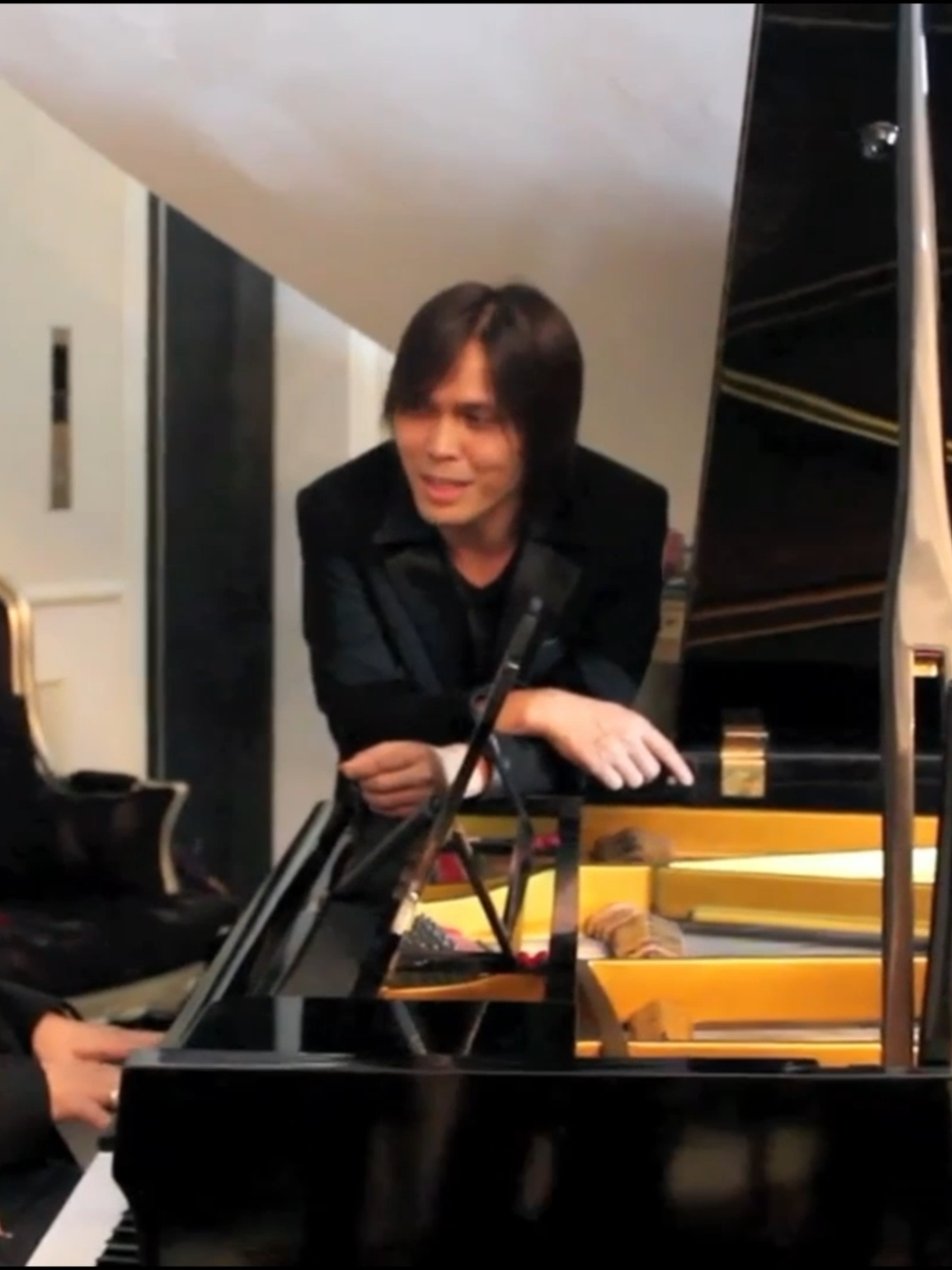 You take my breath away by Queen sung by Once (Dewa 19 band's Vocalis) #freddiemercury #once #oncedewa19 #dewa19 #dewa19band #rogertaylor #bohemianrhapsody #brianmay #wewillrockyou #lyricsvideo #killerqueen #70s #iwanttobreakfree #fyp #rock #lyricsedit #fr #edit #johndeacon #queen #queenband #queenbandedit #underpressure #itslate