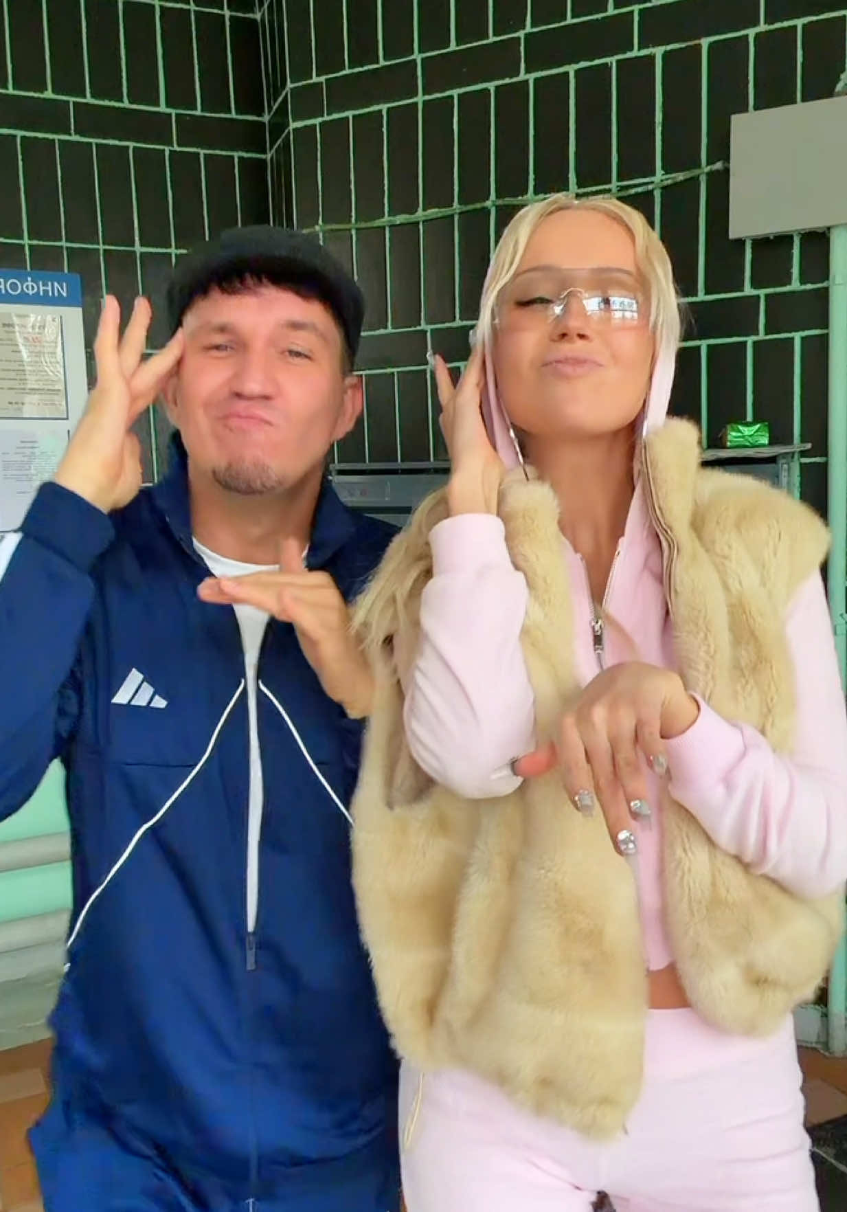 @КЛАВА КОКА а ты видела, что Лариса и Кислый продолжают захватывать TT?😂 #dance #масленников #клавакока