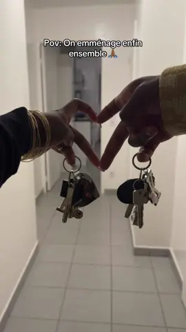 Quelques seconde dans notre nouvelle étape de vie 🥰🥰🥰 #newhome #couple #appartment #pourtoii #emmenagement 