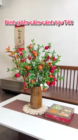 Cành lựu Tết 2026 có ai hóng không ạ #tết2026 #cànhlựuđỏ #cànhlựu #bìnhgốm #trending 