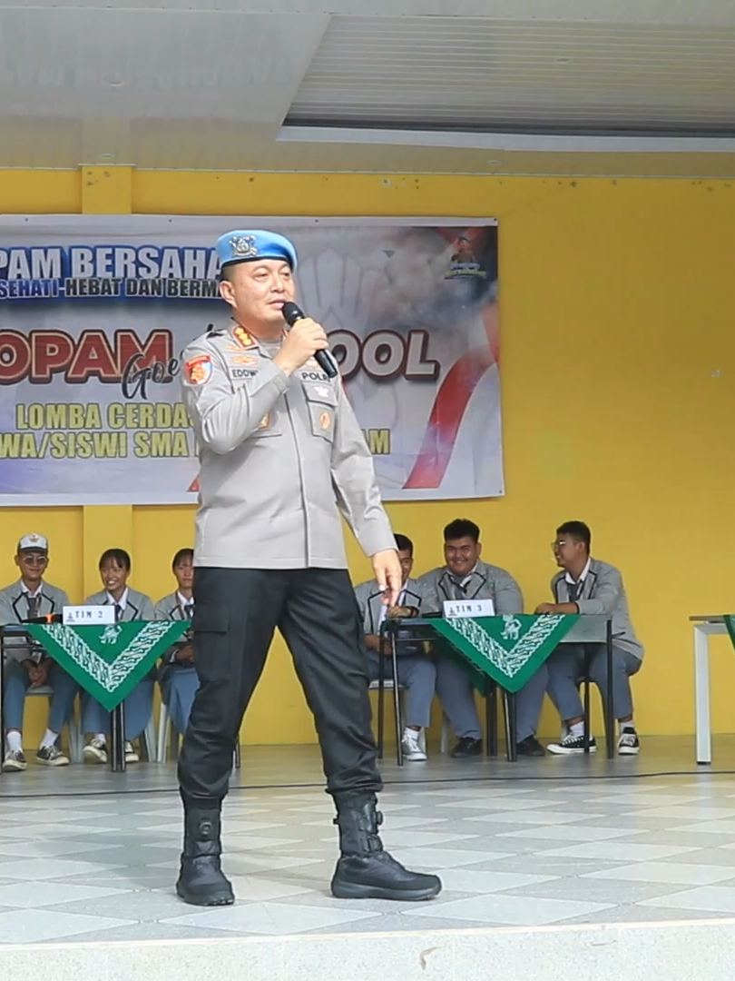 Kegiatan Propam Bersahabat Goes to School oleh Bidpropam Polda Kepulauan Riau di SMA Negeri 3 Batam @bidpropampoldakepri @polisimanis  #Propam #propampolri #kepri #batam #tiktok #polisi #propambersahabat #polda #polri