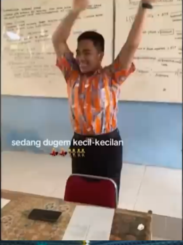 sedang dugem kecil kecilan  #yourdudhreactionh #yourdudh #reaction #react #fyp 