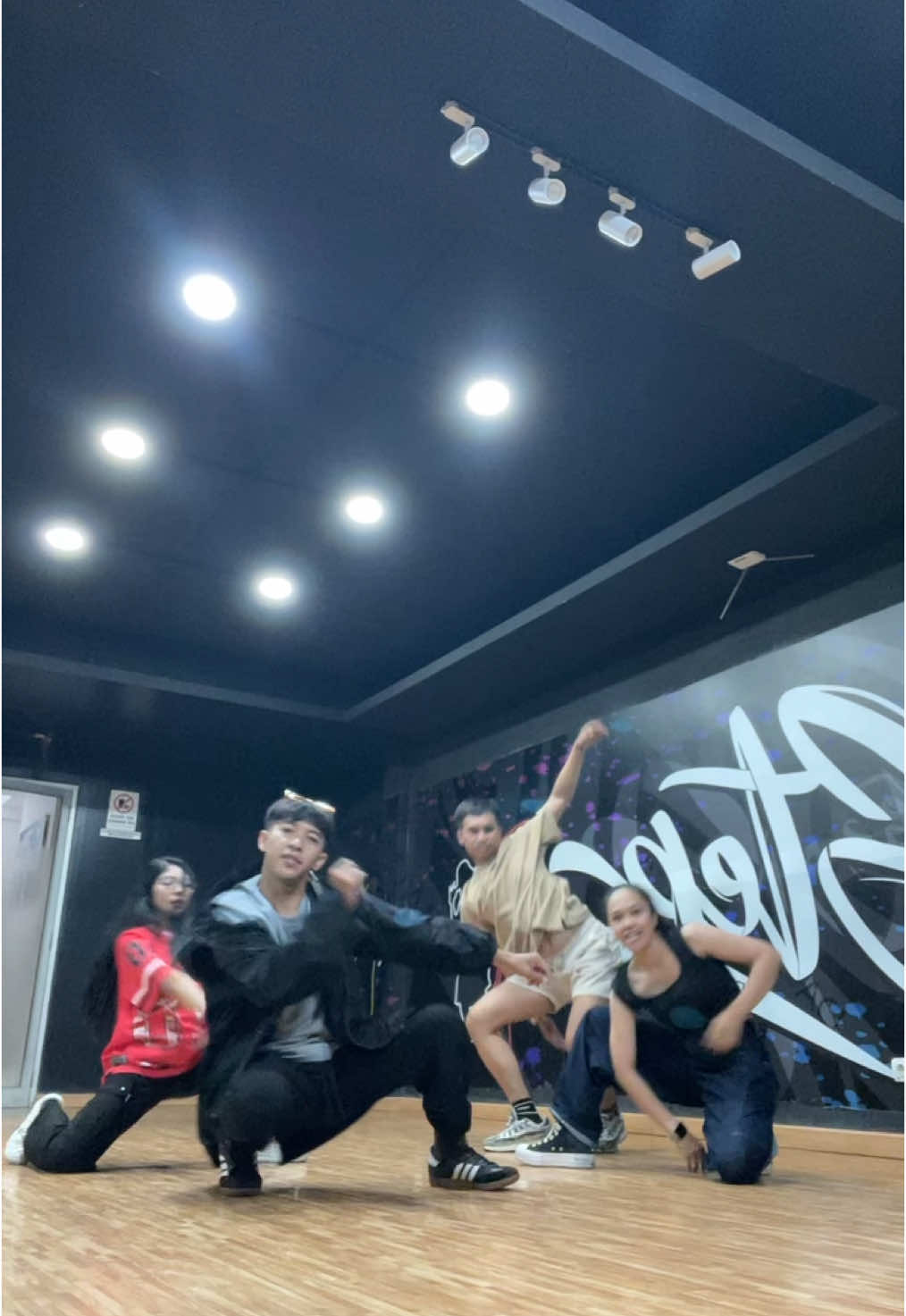 coke bottle A.G @AGNEZ MO ✨✨👊🏻 #foryourpage  👟👟 @agengnongki @Yudi Permana @lyrislasyailona27 