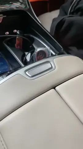 Còn đúng 1k với 5 cái bật lửa 😂