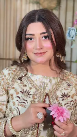 Komal ka Nikah ♥️ Vlog — uploading soon… stay tuned  💄💅:@BBS✨  . . . . . . . . . #nikah #kainatarmy #kainatkhanzada #foryoupage 