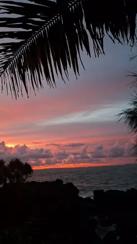 menganti dengan sunset cantiknya #pantaimengantikebumen #pantaimenganti #kebumen24jam #aesthetic 