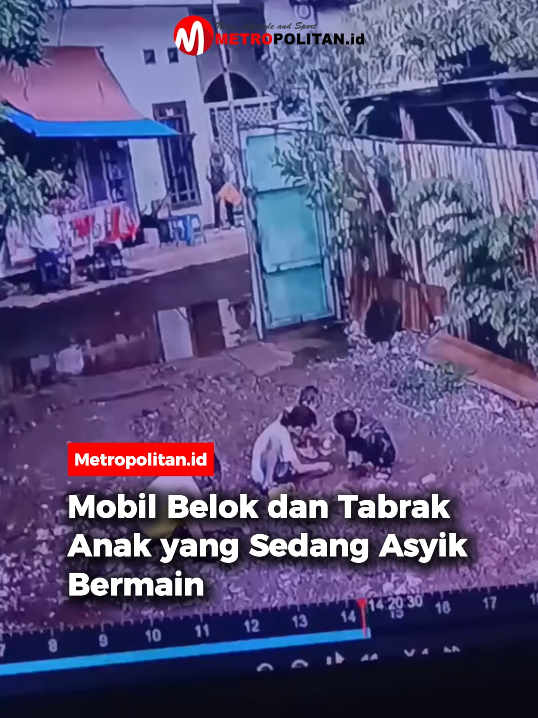 Kecelakaan terjadi di kawasan Cipinang Jaya, Jatinegara, pada Kamis (13/11) sekitar pukul 15.00 WIB ketika sebuah mobil Toyota Kijang Inova menabrak dua anak yang sedang bermain di pinggir jalan.  Dalam rekaman yang beredar, tampak empat anak berjongkok di tepi jalan dan dua di antaranya tertabrak hingga terseret kendaraan.  Anak berusia 10 tahun mengalami luka robek di pelipis dan pipi, sedangkan anak berusia 2 tahun mengalami luka pada kaki dan wajah. Kasubdit Gakkum Ditlantas Polda Metro Jaya, AKBP Ojo Ruslani, membenarkan peristiwa tersebut.  Ia menyebut pengemudi tidak melihat keberadaan anak-anak saat melakukan manuver belok. Polisi mengamankan mobil Inova, SIM, dan STNK pengemudi sebagai bagian dari proses pemeriksaan. Setelah korban mendapat perawatan medis, keduanya dinyatakan membaik. Kasus ini diselesaikan secara musyawarah antara pihak keluarga dan pengemudi. 🎥: TikTok/amihbisma #metrobogor #bacametrobogor #mobiltabrakanak #anaksedangmain #jakartatimur