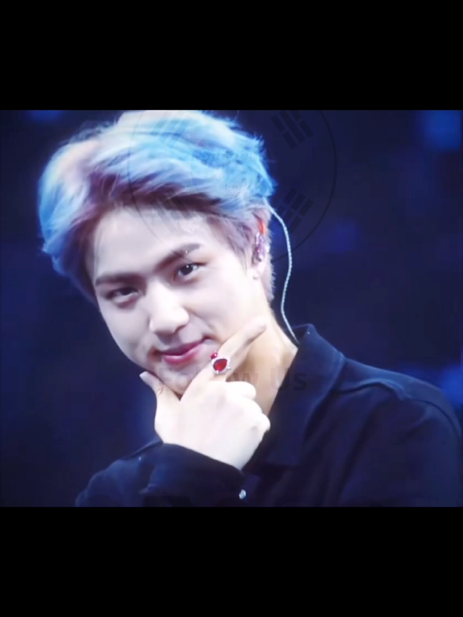 Jin BTS, bernama asli Kim Seok-jin, adalah anggota tertua, vokalis utama, dan visual di grup K-pop BTS. Ia dikenal dengan julukan 