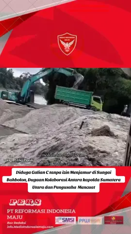 MIM, Simalungun — 11 November 2025. Aktivitas tambang galian C yang diduga ilegal terus menjamur di sepanjang Daerah Aliran Sungai (DAS) Bahbolon yang melintasi Kecamatan Bosar Maligas dan Kecamatan Bandar, Kabupaten Simalungun, Sumatera Utara. Meski berulang kali diberitakan berbagai media, termasuk Media Indonesia Maju (MIM), aktivitas pengerukan pasir ini tetap berjalan bebas tanpa sentuhan penegakan hukum yang berarti. Sejumlah alat berat dan truk pengangkut material tampak hilir-mudik di lokasi, sementara kondisi bantaran sungai mulai mengalami kerusakan. Warga sekitar khawatir, apabila dibiarkan, aktivitas tersebut dapat memicu longsor tepian sungai, pendangkalan aliran, hingga banjir saat musim hujan. Kapolda Sumut Belum Beri Tanggapan Tim redaksi MIM telah berupaya mengonfirmasi langsung kepada Kapolda Sumatera Utara, Irjen Pol Wisnu Hermawan Pebruanto, S.I.K., M.H., melalui pesan WhatsApp terkait dugaan aktivitas galian C ilegal tersebut. Namun hingga berita ini diterbitkan, Kapolda Sumut belum memberikan respons maupun klarifikasi atas pertanyaan yang dilayangkan. Ketiadaan respons ini menambah tanda tanya publik terkait komitmen aparat penegak hukum dalam menertibkan praktik pertambangan yang diduga melawan hukum di kawasan DAS Bahbolon. DPRD Simalungun Angkat Bicara Menanggapi laporan media, anggota DPRD Kabupaten Simalungun dari Fraksi PDI Perjuangan, H. J. Mariono, S.H., menyatakan keprihatinannya atas maraknya tambang pasir yang diduga beroperasi tanpa izin. “Terima kasih atas informasi dari rekan media. Jika benar ada aktivitas tambang pasir tanpa izin, itu jelas perbuatan melawan hukum dan harus ditindak. Kami akan segera memanggil dinas perizinan terkait,” ujar Mariono saat dihubungi wartawan MIM, Sabtu (8/11/2025). Mariono menilai, maraknya tambang liar tersebut patut menjadi perhatian serius, terlebih kebutuhan material pasir meningkat seiring pembangunan di kawasan Kawasan Ekonomi Khusus (KEK) Sei Mangkei, Kecamatan Bosar Maligas, Kabupaten Simalungun. Ia mengingatkan, jangan sampai peningkatan kebutuhan material dijadikan dalih untuk mengabaikan aturan dan merusak lingkungan. Pengakuan Mengejutkan dari Lapangan Dalam penelusuran tim MIM di Desa Perdagangan Dua, Kecamatan Bandar, salah satu pengusaha tambang bernama Andi Azwan Damanik, S.P., yang mengaku sebagai mertua Kepala Desa setempat, menyatakan bahwa aktivitas tambang yang dikelolanya telah mengantongi izin. “Saya warga Riau, datang membantu menantu saya. Izin kami ada dari PSDA, dan saya sudah serahkan uang Rp300 juta kepada menantu saya,” ucapnya kepada wartawan. Namun ketika diminta menunjukkan plang perizinan, patok lokasi, ataupun salinan dokumen resmi, Andi tidak dapat memperlihatkannya dan beralasan bahwa plang maupun dokumen tersebut belum selesai. “Nanti kami tunjukkan kalau sudah selesai,” ujarnya sembari meninggalkan lokasi. Yang lebih mengejutkan, di tengah perbincangan dengan nada tinggi, Andi menyinggung kedekatan keluarganya dengan sejumlah pejabat dan aparat kepolisian. “Pergi saja ke kampung Tempel, di sana menantuku sering karaoke dengan pejabat dan polisi. Kami nggak takut siapa pun,” ucapnya dengan nada menantang. Pernyataan tersebut memunculkan dugaan adanya “bekingan” dari oknum pejabat maupun aparat yang diduga menikmati keuntungan dari aktivitas galian tersebut. Pengakuan Soal Setoran ke Aparat Di lokasi berbeda, tepatnya di Desa Simponi, Kecamatan Bandar, seorang pengawas galian yang mengaku bernama Yetno secara terbuka menyatakan bahwa aktivitas tambang di wilayah itu telah berjalan sekitar lima tahun tanpa izin resmi. “Kami nggak makan sendiri, kami bagi ke polisi. Kapolda juga sudah kami setor tiap bulan,” kata Yetno kepada awak media. Namun ketika didesak terkait besaran setoran dan mekanisme penyalurannya, Yetno enggan menjelaskan lebih jauh. “Nggak tahu lah, itu urusan bos-bos di atas,” jawabnya singkat. Pengakuan ini semakin menguatkan dugaan adanya aliran dana ke oknum aparat untuk melindungi operasi tambang ilegal di sepanjang Sungai.