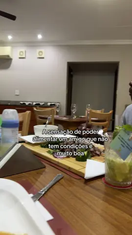#fypシ゚viral  Sabiam que ele é pobre? Em casa dele não se come nada já a 3 semanas eles não tem condições, lhe dei banho compre nova roupa lhe emprestei meu carro e lhe levei pra sair, mas quando ficar sacio vai ir atrás das outras sujas como ele. Então é sobre isso 😭😭😭😭😅😅😅😅😅😅😅#conteudo  #brincadeiras 