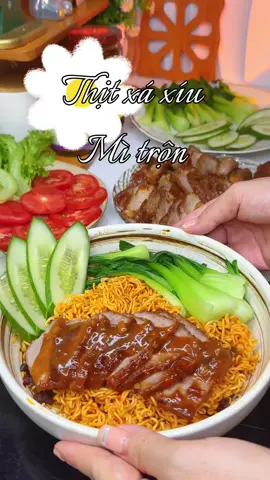 Lần đầu làm thịt xá xíu tại nhà quá dễ 😋#thitxaxiu #anngonnaugon #nauancungtiktok #comnha #monngonmoingay 