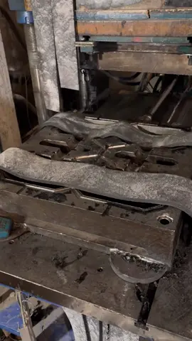 Do you know how our factory produces 22kg dumbbells #Fitness #fitnessequipment #foryoupage 