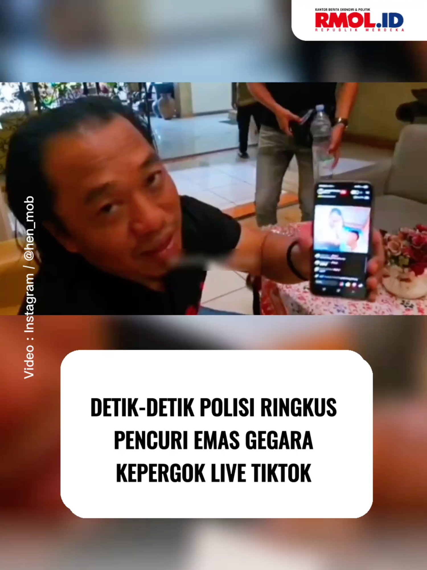 Detik-detik Polisi Ringkus Pencuri Emas Gegara Kepergok Live TikTok Pelaku pencurian emas 32 gram dan iPhone 16 ProMax yang buron sejak 7 November 2025 akhirnya ditangkap setelah muncul dalam live TikTok. Pelaku berinisial FRE (27) atau Mamat ditangkap di Pandeglang, Banten, pada Rabu sore, 12 November 2025. Mamat sebelumnya melakukan pencurian dengan kekerasan di Korong Toboh Sikaduduak, Padang Pariaman. Korban sudah membuat laporan polisi LP/B/192/XI/2025/SPKT/POLRES PADANG PARIAMAN/POLDA SUMBAR. Tim Opsnal Gagak Hitam menelusuri pelarian pelaku hingga ke Banten. Selama pelarian, Mamat beberapa kali melakukan live TikTok, yang kemudian membantu polisi melacak keberadaannya. 