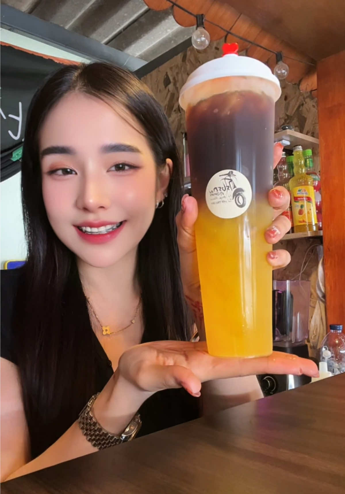 กินวันนี้ พรุ่งนี้ค่อยนอน 😆🫶🏻🫧☕️ #โรงรถcoffee #ค่ายเทพสตรีศรีสุนทร #บีมหมูทอด #แม่ค้าขายน้ํา 