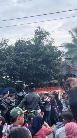 Karnaval gondanglegi kemarin .sakne mas e rek2 .ngeneki enek undang2 e opo ora njotosi anake uwong😓