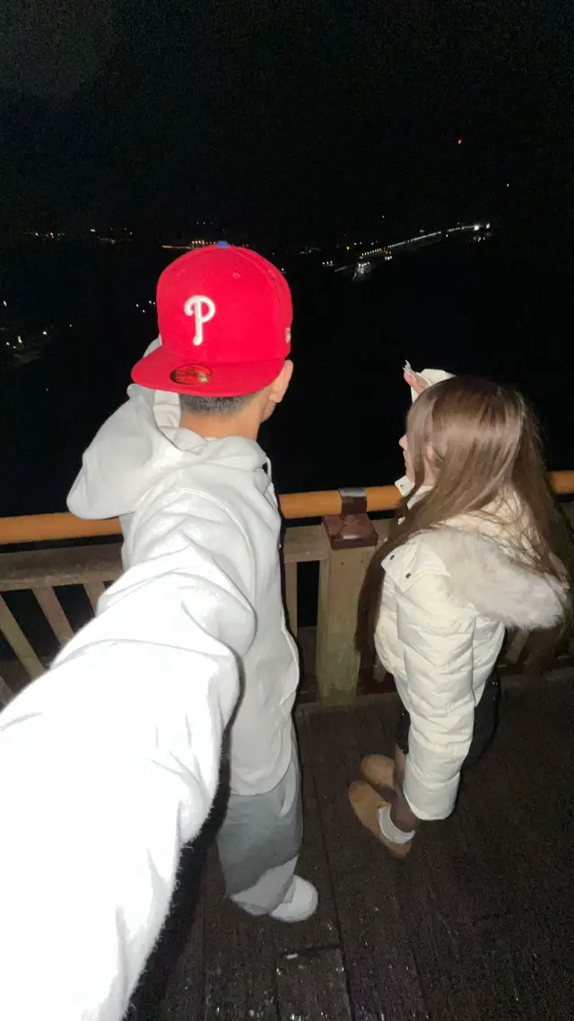 毎日少しずつ思い出増えていってる 特別なことしなくても全部が楽しい 出会えてよかった 免許とったら2人でもドライブ行こうね これからもずっと一緒にいようね そしてたくさん思い出つくっていっぱい楽しもうね #カップル #彼氏 #福岡 #夜ドライブ #夜景 