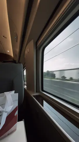 #keretaapiindonesia #whoosh 