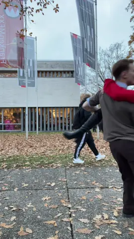 no i didn’t almost fall trying to stand on one leg idk what you’re talking about #spyxfamily #yorcosplay #loidforger #yorforger #coupletrend @mracres 