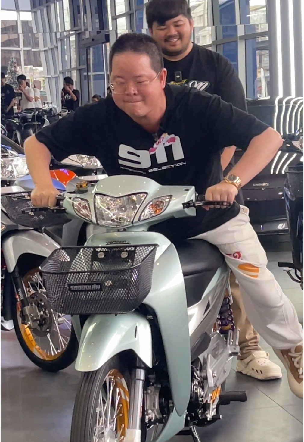 ของมันต้องมี #ดิววีรวัฒน์ 