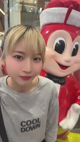 フィリピンに行ってきた✈️🇵🇭 Jollibeeと一緒に❤️🖤🍝🍗 #こじんまる #仮面女子 #jollibee #phillipines 