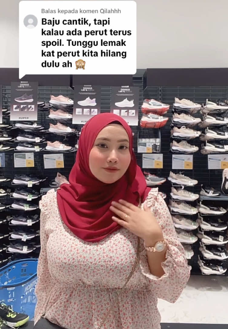 Membalas kepada @Qilahhh ecah pun ada je perut tau . Tapi kita pakai bengkung hehehe , tak nampak sampai perut kita hehehe #chubbygirl #fyp #bengkung 