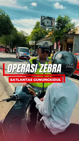 Day#1 Operasi Zebra Progo 2025. Beberapa pengendara dengan pelanggaran kasat mata di laksanakan penindakan tilang. Ayo warga gunungkidul patuhi peraturan lalulintas yang ada. Ciptakan kamseltibcarlantas untuk wilayah Gunungkidul ❤️ #fyp #polisi #DIY #yogyakarta 