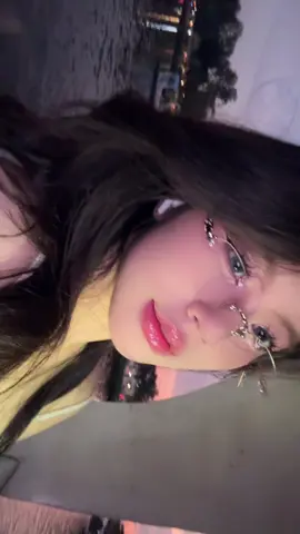 trời đẹp quá íiii >< kính nhà @moreglasses 