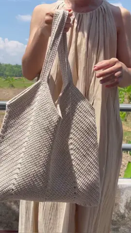 Tutorial now on YT 'inta crochet' 🌝  #crochet #grannysquare #totebag #pattern #intabrand