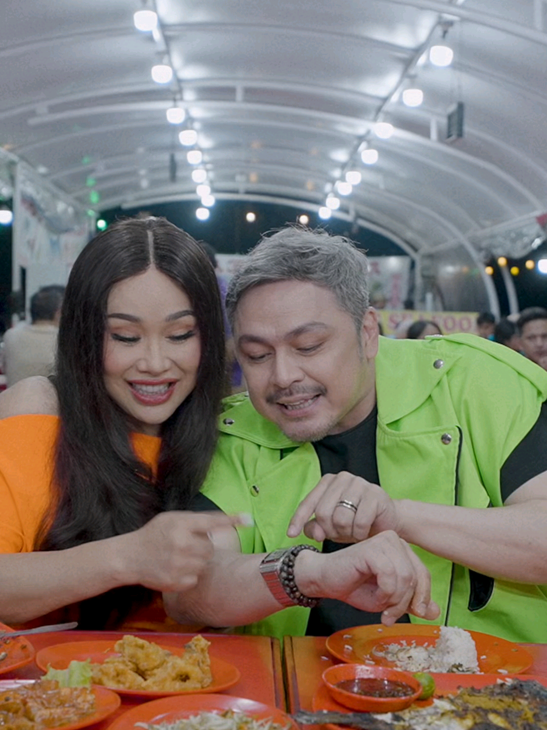 Official music video ✨Titi DJ, Thomas Djorghi - Bertemu 5000 Detik✨ sudah rilis! Tonton sekarang di YouTube channel MyMusic Records dan jangan lupa tambahkan komentar kalian ya😉@MyMusic Records @Thomas Djorghi  #bertemu5000detik #TitiDJ #thomasdjorghi 