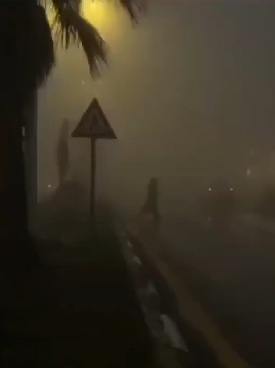 ﴿تُرِيدُونَ عَرَضَ الدُّنْيَا وَاللَّهُ يُرِيدُ الْآخِرَةَ ۗ وَاللَّهُ عَزِيزٌ حَكِيمٌ﴾ سورة الأنفال الآية-67. القارئ:عبدالله القرافي. #عبدالله_القرافي #قران_كريم #قران #تلاوات #quran_alkarim 