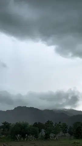 Indah namun menakutkan🌫️#vibes #hujan 