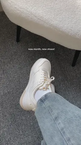 newww month, neww shoess! #shoes #whiteshoes #shoesrecommendation #corolla 