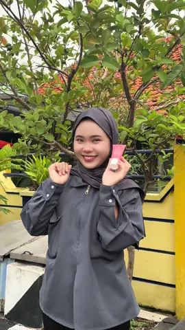 Bundaaa plis ya… Mau matahari ngumpet, mau muncul, mau guntur sekalian… Sunscreen Hiqween SPF 50 PA++ tetep harus nempel! 😭✨ 🛎️ Jangan lupa join LIVE ya biar dapet harga ambyar  #sunscreenhiqween #skincareviral #hiqween #hiqweenskincare #hiqweenretinol 