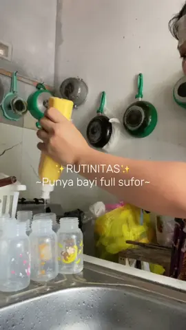 Bagian 53| hari hari nyuci botol key,pagi siang sore malam😍🫶🏻 sabun cuci botolnya enaken bgt banyak kaluar busa dan anti ninggalin bau💗✨ #susuformula #dayinmylife #iburumahtangga #mahmud #masukberandafyp 