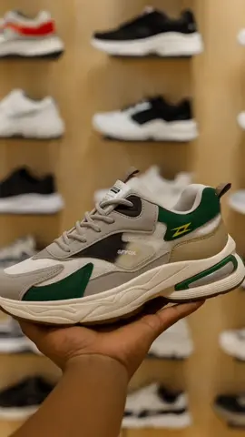 sepatu sneakers #sneakerspria #sneakerswanita #shoes #sepatusneakers #OOTD 