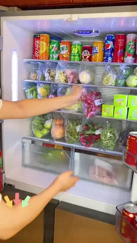Os meus amigos vivem dizendo que a minha geladeira é super limpa e organizada!