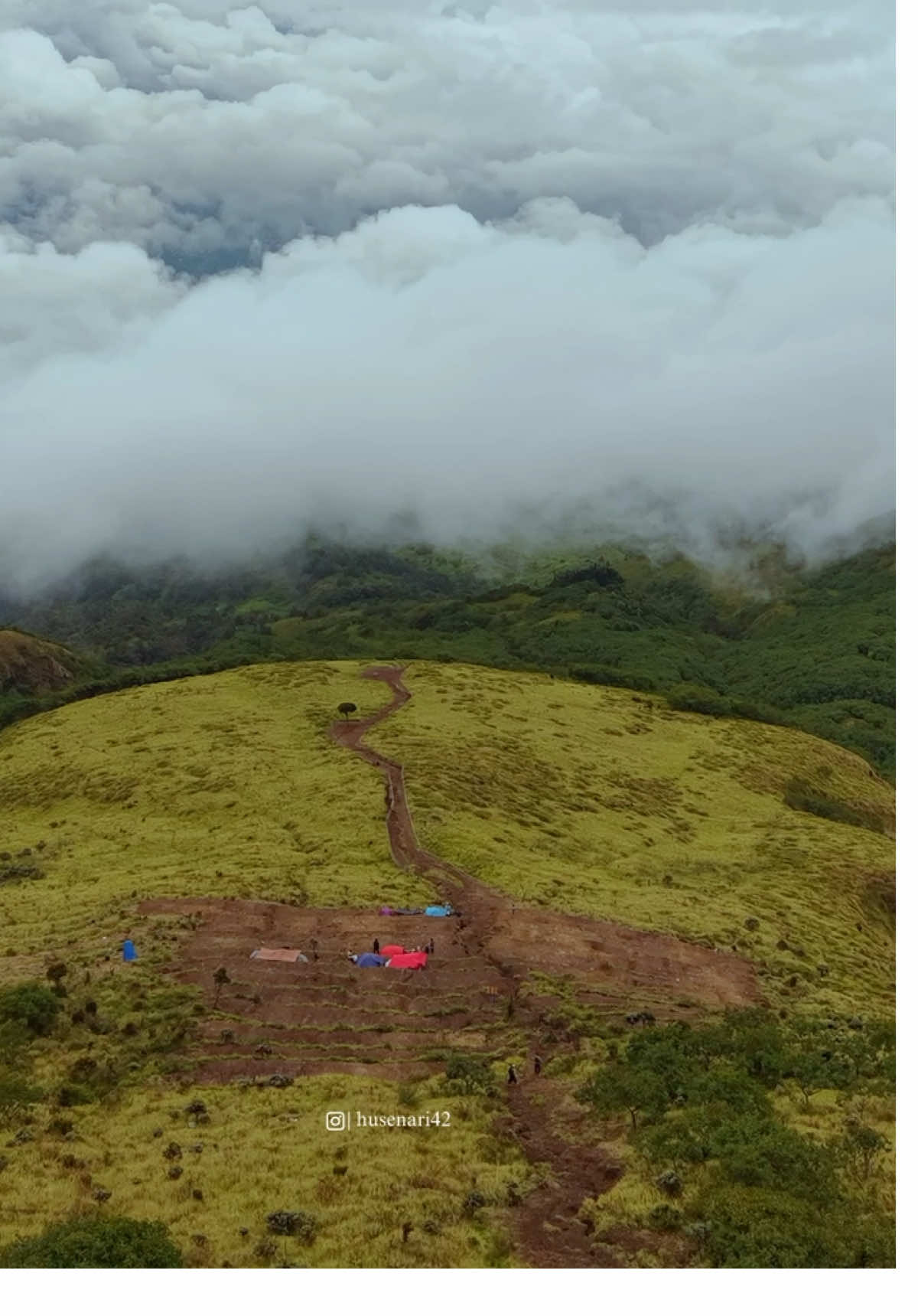 Ketika naik gunung dihari weekday 14 november 2025 Berapa jumlah tendanya??? #GunungSumbing #SumbingMountain #ExploreSumbing #PendakianSumbing #SumbingAdventure