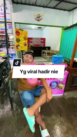 👉ES TELLER TEKO di DIMSUM BONBON.                                                 📍utara lampu merah gading etan dalan.  Prambon nganjuk.        ⏰buka jam 08.00 tutup sak kesel e #kuliner #estellerviral #kulinernganjuk #makananviral #fyp @bon bon dimsum mentai 