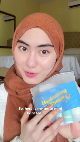 Skin cepat kering bila travel? Especially dalam flight or aircond lama?  HANEUL Hydrating Travel Kit ni memang lifesaver.  Complete from cleanser sampai sleeping mask, semua dalam mini size tapi hydration dia power! 8 types of Hyaluronic Acid, texture ringan & travel-friendly, keeps your skin plump and fresh anywhere you go 💙