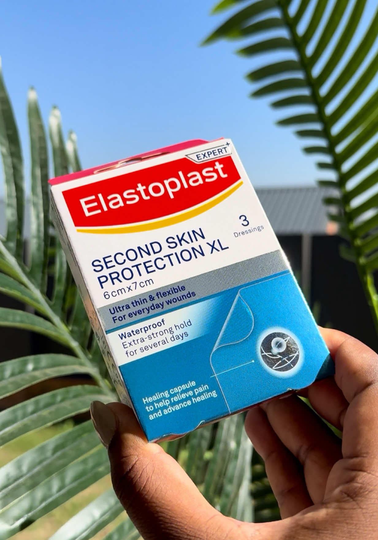 3 days, an international trip & multiple tasks.✨ Still healing, still holding, faster healing.💋  @elastoplast_sa , allows my second skin to carry on with my life for 72+ hours without reapplying the plaster, living my life uninterrupted!  #gracemondlana #elastoplast #secondskin #elastoplastsecondskin #alifeuninterrupted 