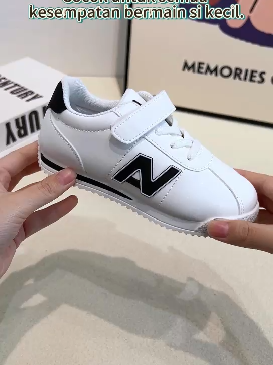 Anti slip, anti bosan! 👟💯#sepatuanak #kidsfashion #sepatukokohringanempuk #cekoutsekarang #outfitinspiration #sepatumurah #fashioanak #sepatukeren #anaksekolah #anakkece😍😍 #babyfashion #sepatusikeciltangguh #shoesrecommendations #ootdanak #sepatuimport #shoeskid #sepatuootd #outfitideas