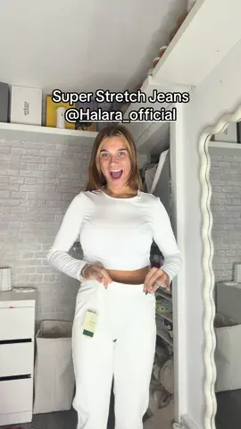 Super stretchy jeans @Halara_official  #halara #halarajeans #halaratiktokshop #ActiveinHalara #TikTokShopNewArrivals
