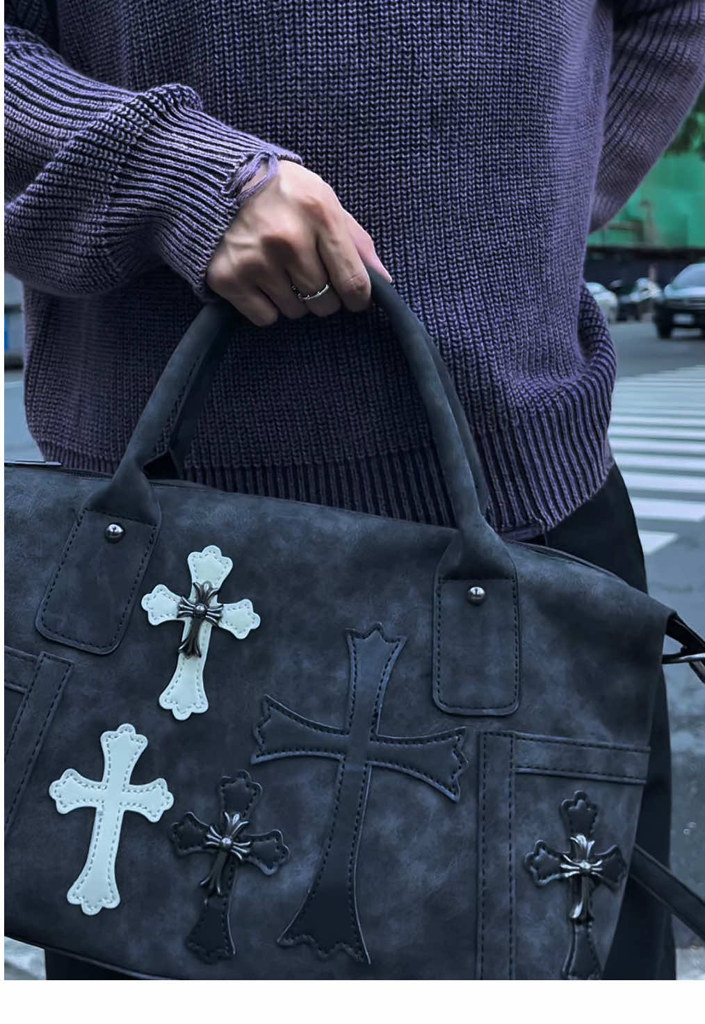 I’ll put you guys on this new bag find — worth it af 🫠 CH inspired bag. #chromehearts #bag #fashiontrend #affordable #fitcheck 